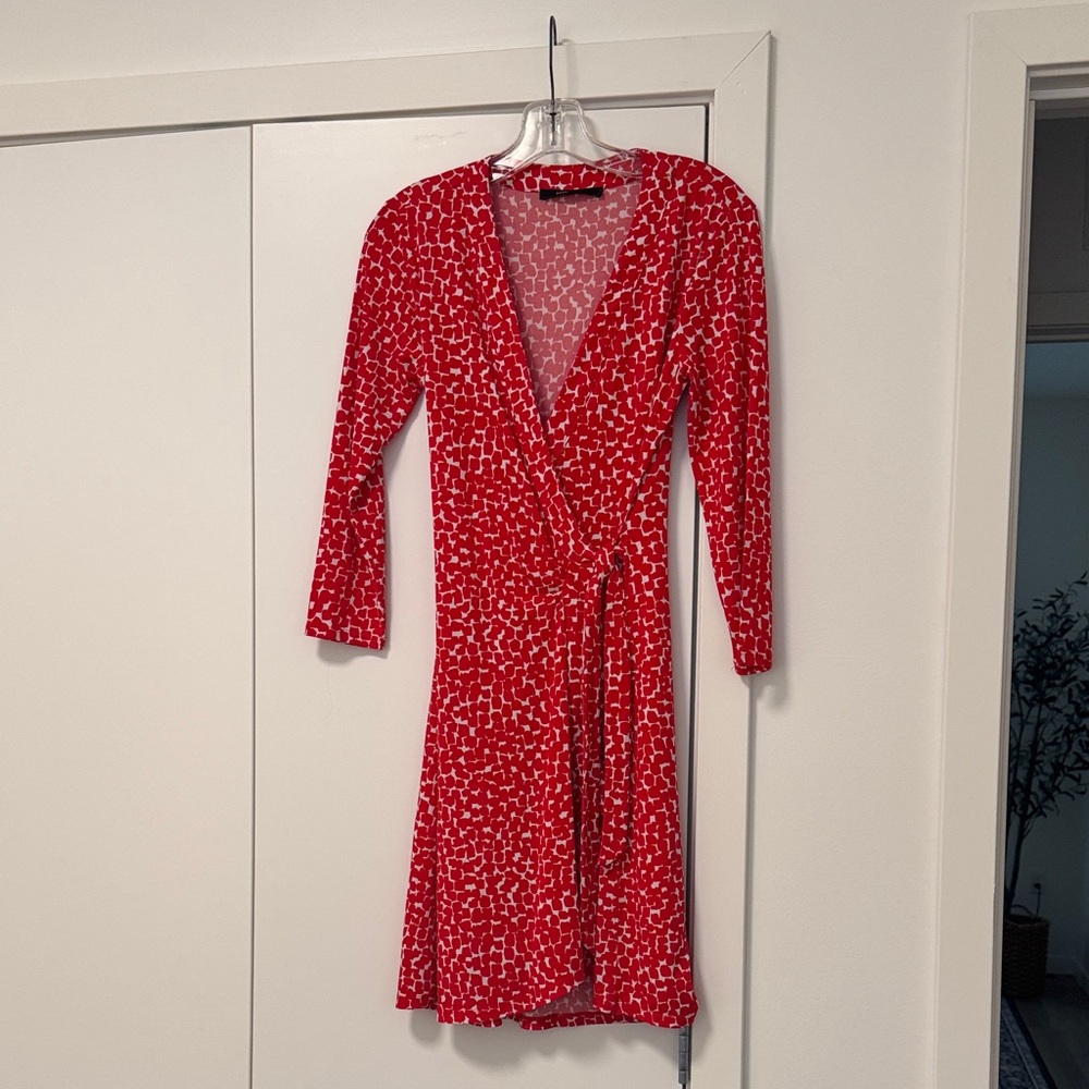 BCBG MAXAZRIA WRAP DRESS SIZE 2